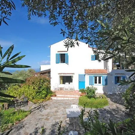 Sleeps 10 Pool Wifi T218137 * Maratea