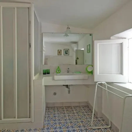 Villa Sleeps 10 Pool Wifi T218137