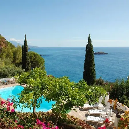 Sleeps 10 Pool Wifi T218137 Villa *